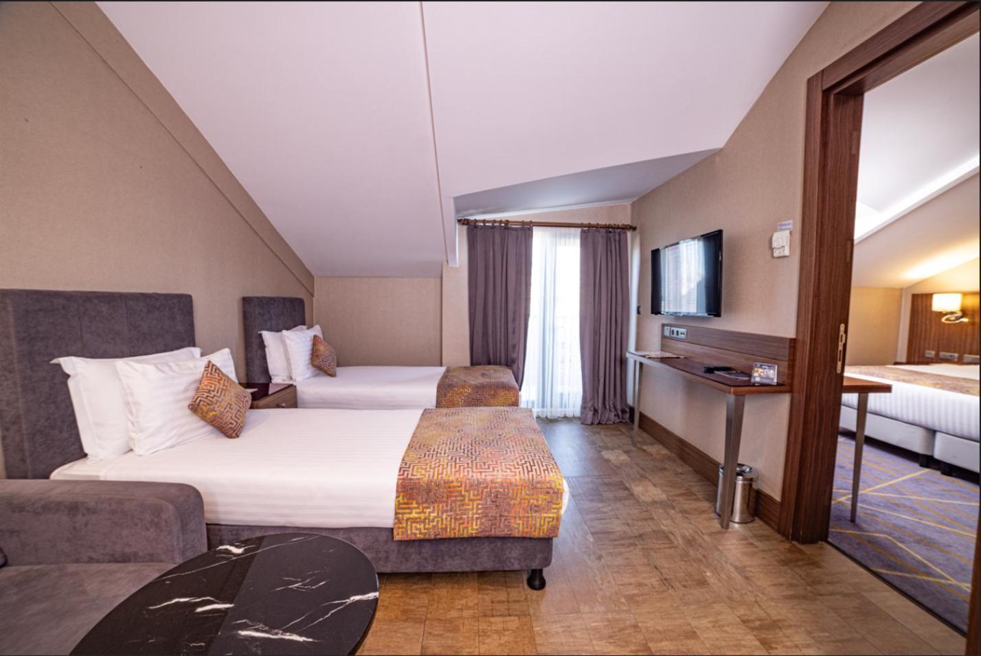 Hotel Ramada By Wyndham Istanbul Alibeykoy Esterno foto