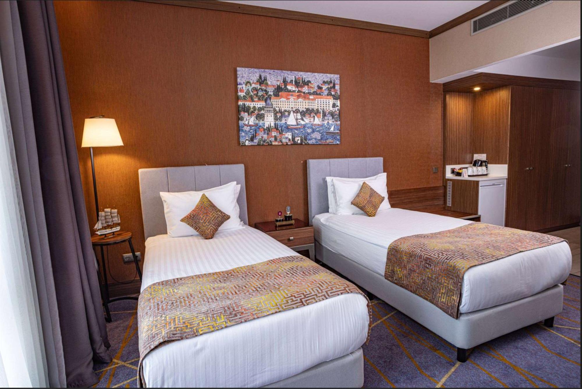 Hotel Ramada By Wyndham Istanbul Alibeykoy Esterno foto